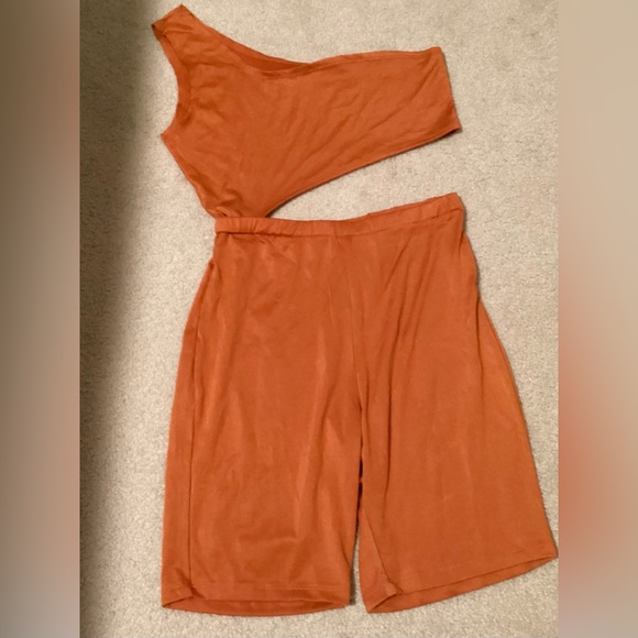 🆕SHEIN  One-Shoulder Rust Jumpsuit - Picture 3 of 4